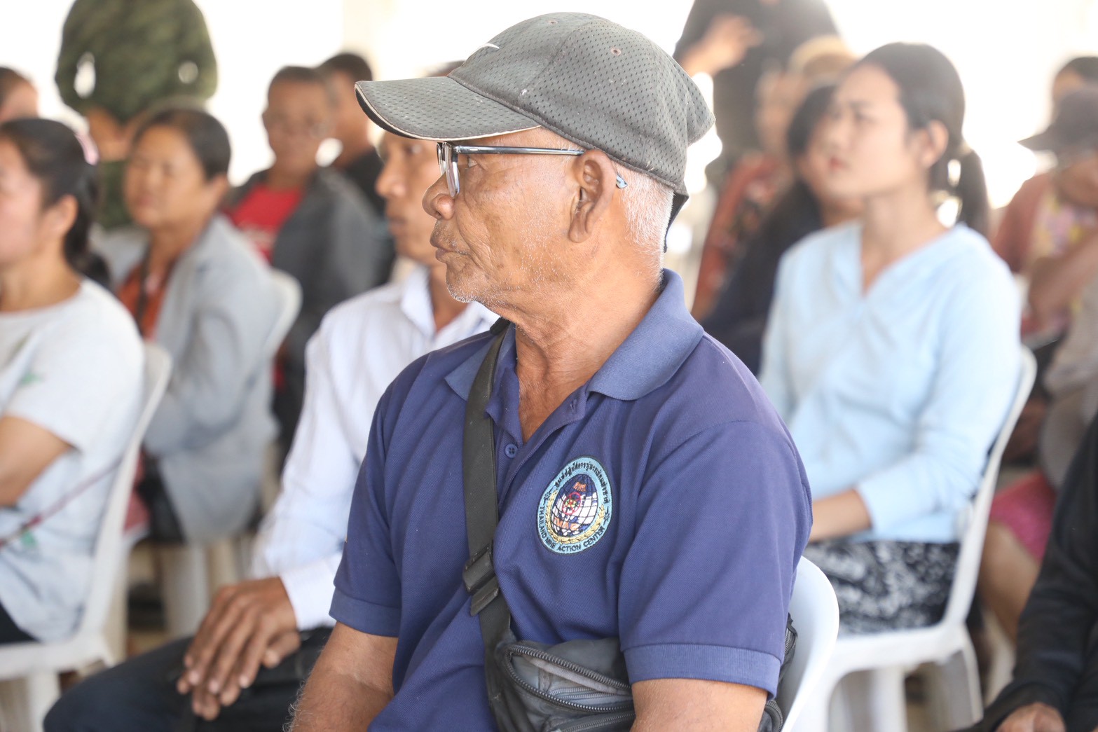 title - เลขาฯ ส.ป.ก. รุดให้กำลังใจพี่น้องเกษตรกรในเขตปฏิรูปที่ดินพื้นที่ชายแดนอุบลฯ ใกล้จุดสู้รบเพียง 7 กม.